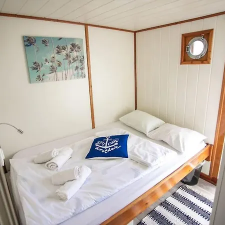 Cruising Boat Center, Dubrovnik, Hvar *