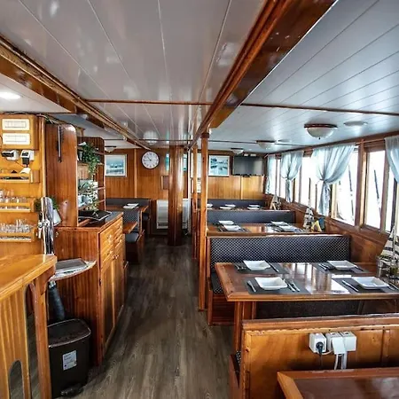 Cruising Boat Center, Dubrovnik, Hvar Split