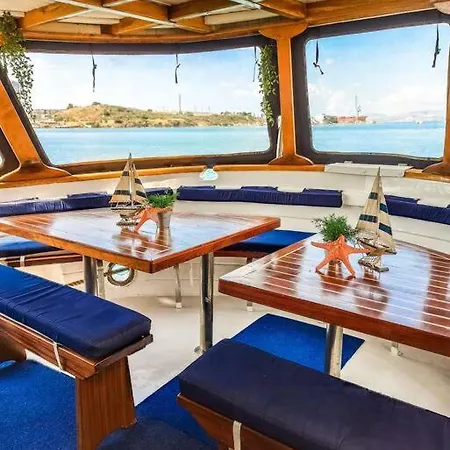 Cruising Boat Center, Dubrovnik, Hvar *